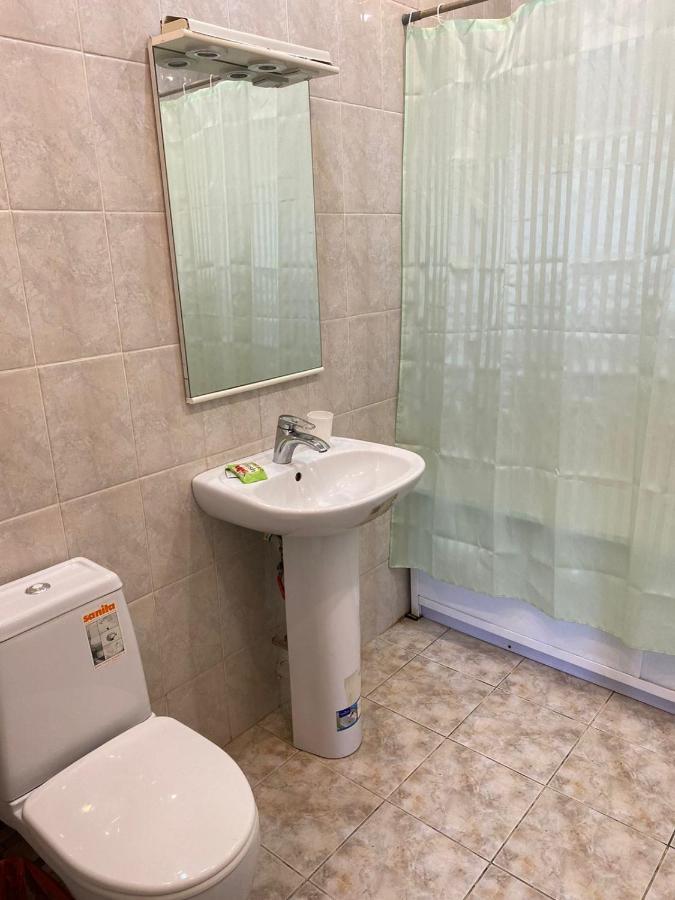 Victoria Hotel 악타우 외부 사진