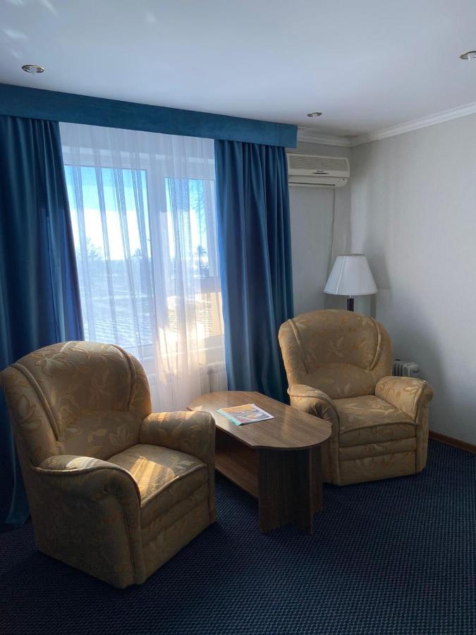 Victoria Hotel 악타우 외부 사진