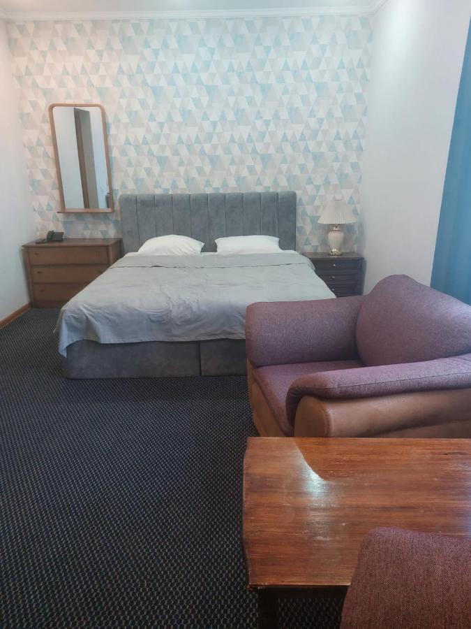 Victoria Hotel 악타우 외부 사진